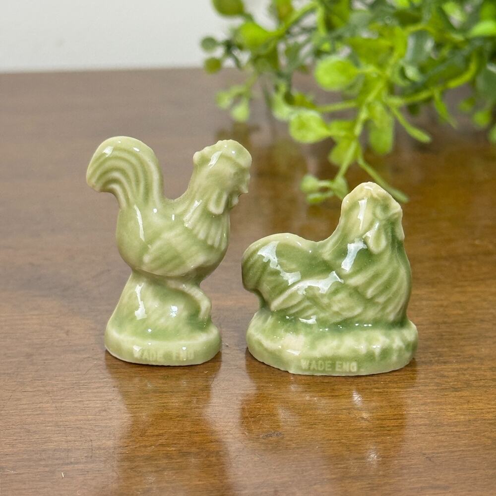 Wade Whimsies England Rooster & Hen Chickens Green Glazed Animal Figurines Set 2